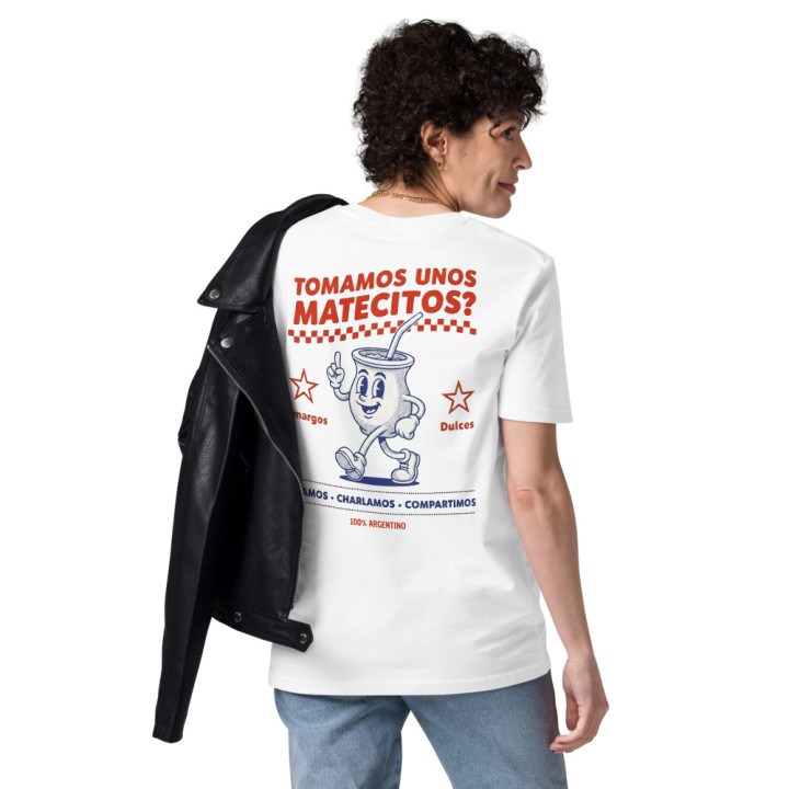 Remera Unisex “Tomamos unos MATECITOS? – Edición Clásico Argentino”